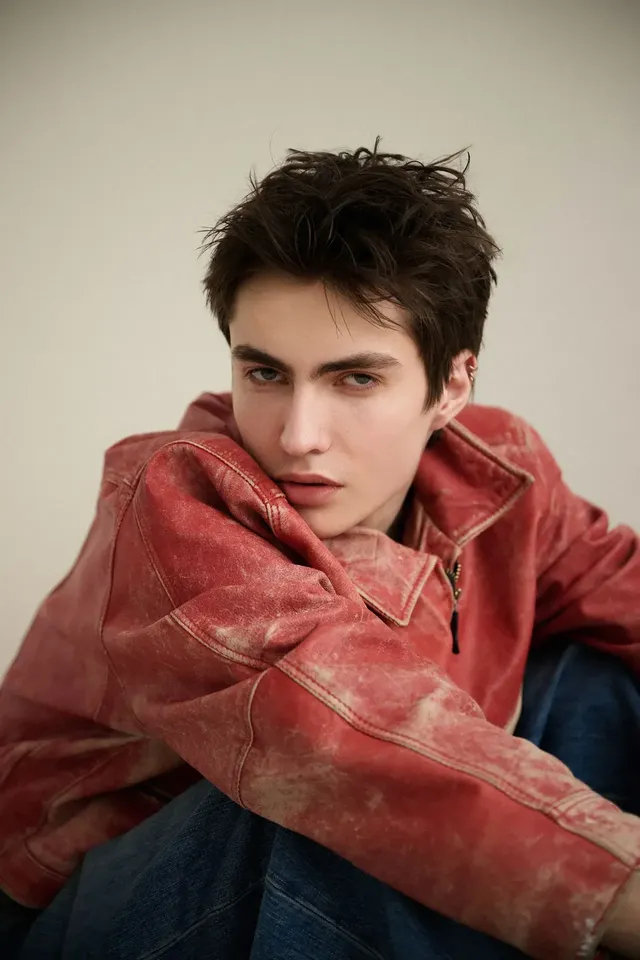 VITALII BY ESZTER SARAH CSEH